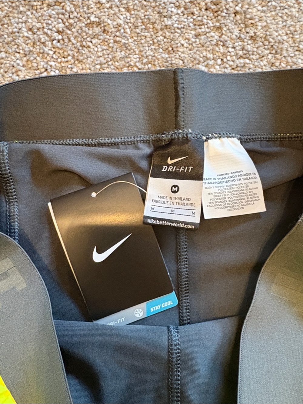 Nike Women’s Neon Yellow 2-in-1 Running Shorts - NWT - Picture 2 of 3